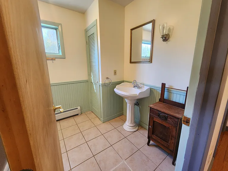 109 N Hollow Rd — Photo 33