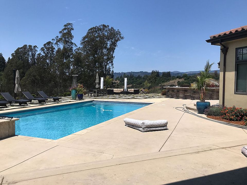 2nd image of 325 Laguna Corralitos