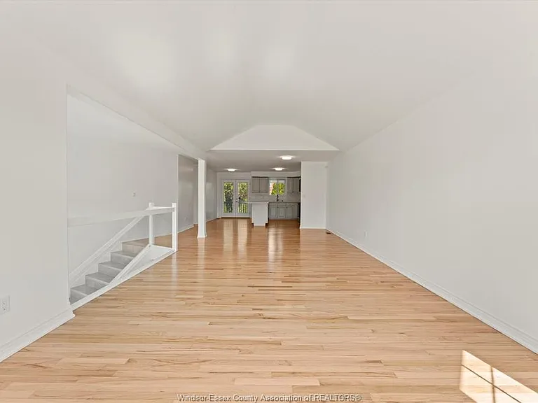 3316 Kenilworth Dr — Photo 8