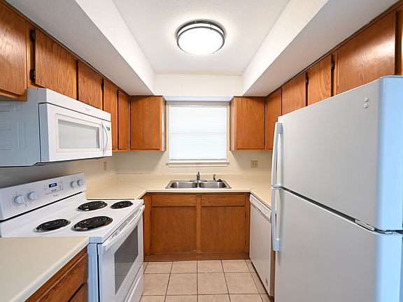 4th image of 1003 Crockett St #A