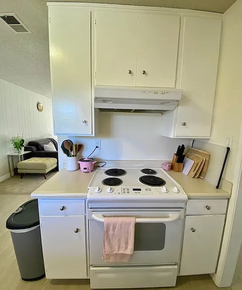 11 Circle Dr #C — Photo 5