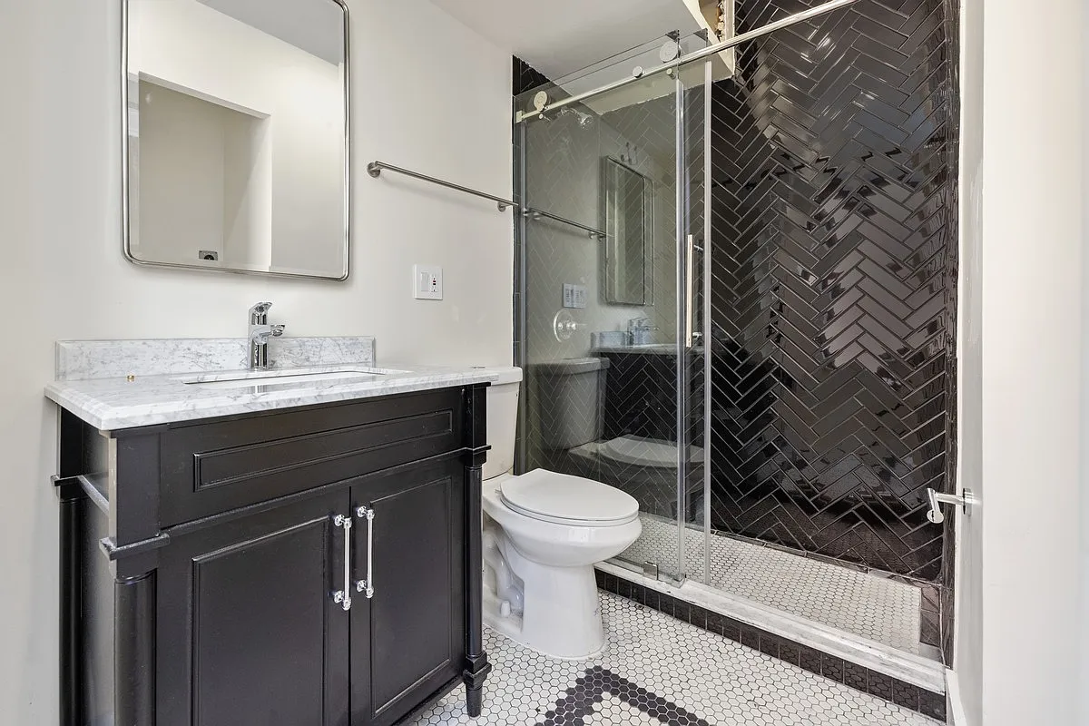 138 East 38th Street — Photo 3