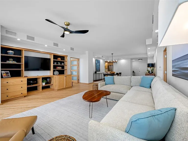 1 Beach Dr SE #2211 — Photo 17