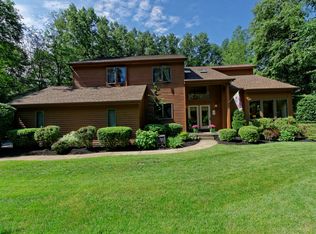 12 Stratford Dr, Clifton Park, NY 12065