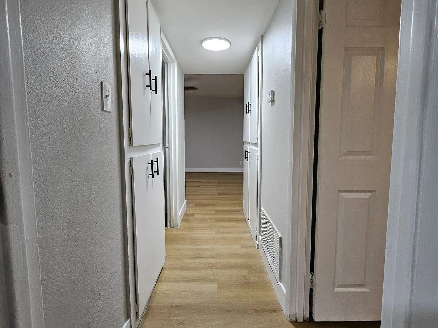 Cabana Apartments Available Now — Photo 4