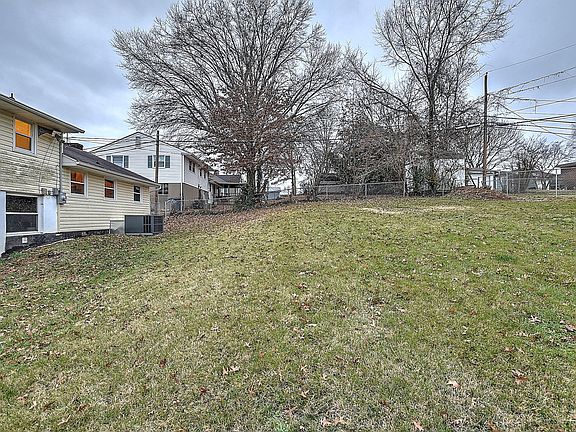3rd image of 1210 Sevier Terrace Dr