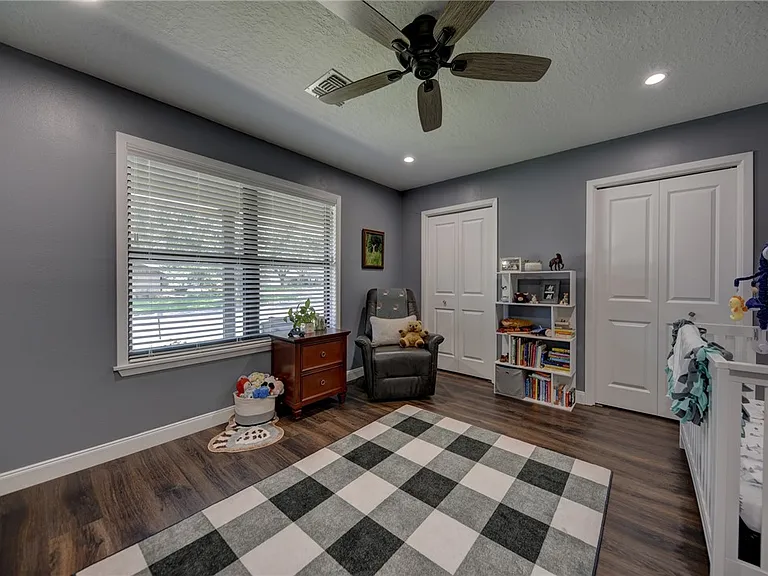 1600 Pecan St — Photo 20