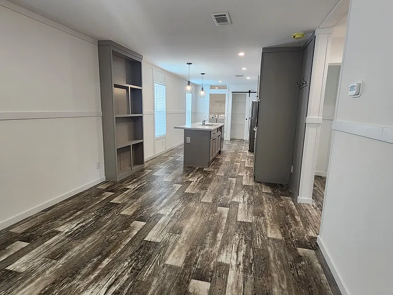 2702 Miami Ter — Photo 5