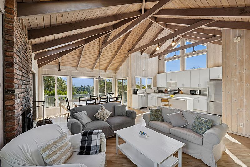 22 Bryan Rd, Montauk, NY 11954 | Out East