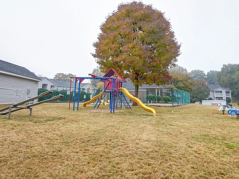 Chapman Pointe — Photo 6