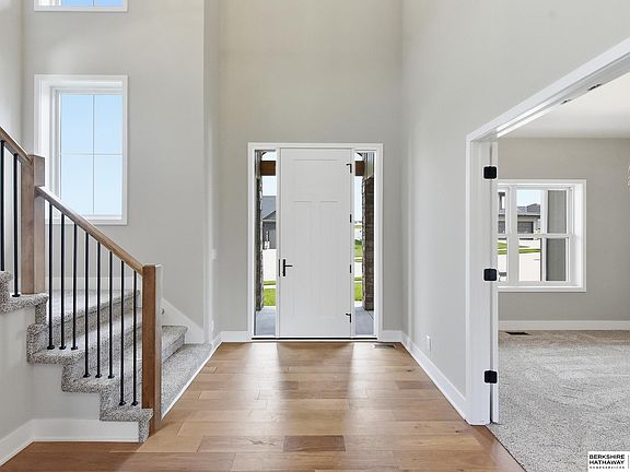 5th image of 21801 Parkview Dr
