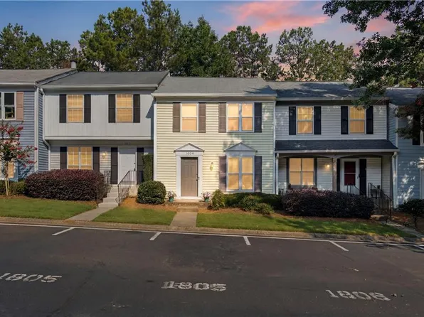 1805 Queen Anne Ct, Sandy Springs, GA 30350
