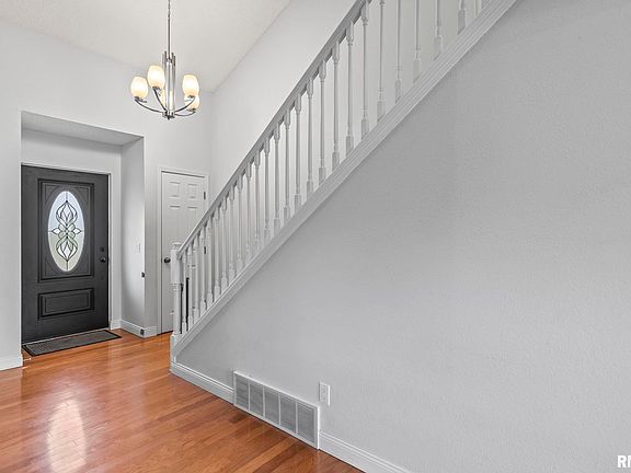 2nd image of 300 N Walnut St