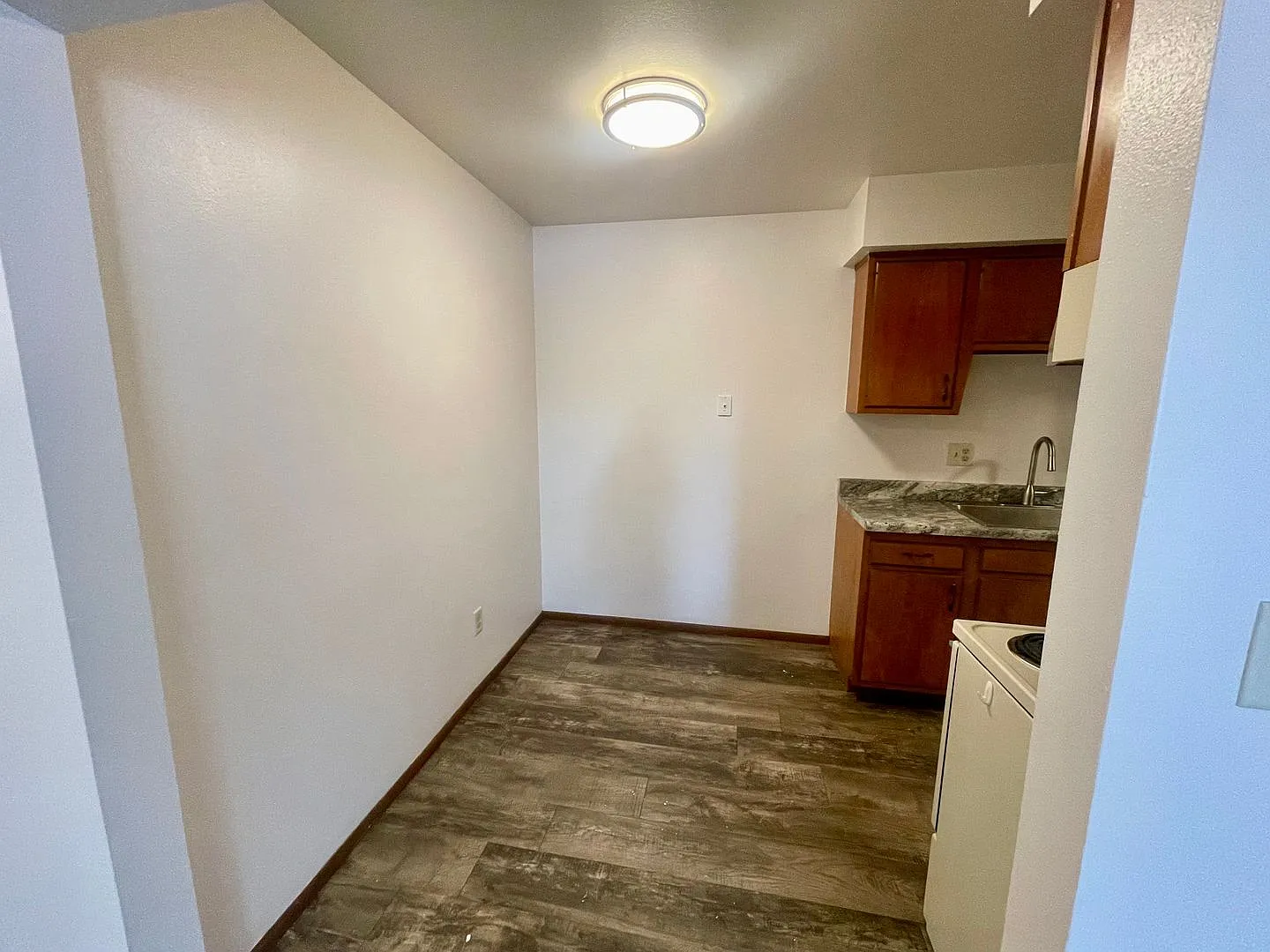 1524 E Providence Ave — Photo 4