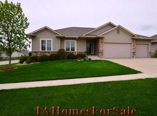 2010 Rosewood Ridge Dr, Marion, IA 52302