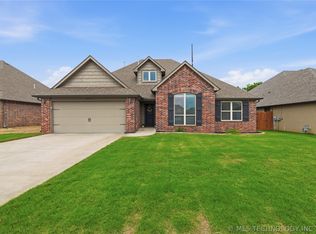 2425 S Maple Ave, Broken Arrow, OK 74012