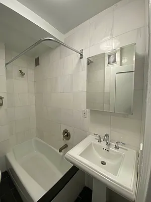 Rented by Tourma Realty LLC | media 33