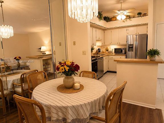 4th image of 9964 N Belfort Cir #201