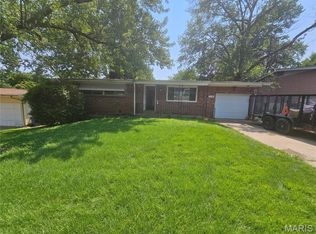 1738 Beecher Dr, Saint Louis, MO 63136