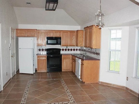 5th image of 5603 Montrose Dr