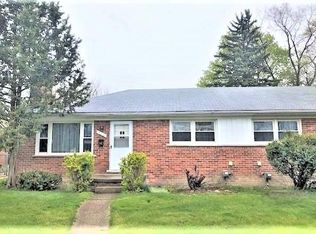 9910 Roseland St, Livonia, MI 48150