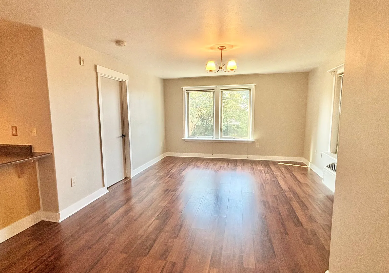 2-Bedroom 1-Bath Condo in the Heart of Gateway | In Unit Laundry, A/C, W/S/Trash Included — Photo 4