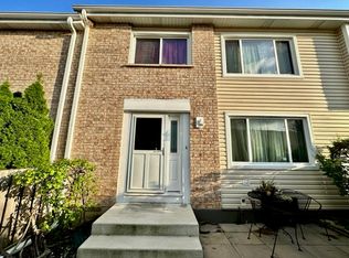 293 Barclay Dr, Glendale Heights, IL