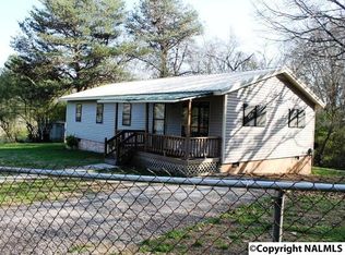 310 Travis Rd NW, Fort Payne, AL 35967