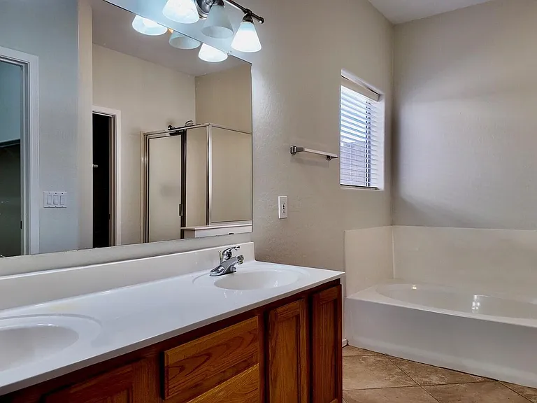 14624 N 87th Dr — Photo 7