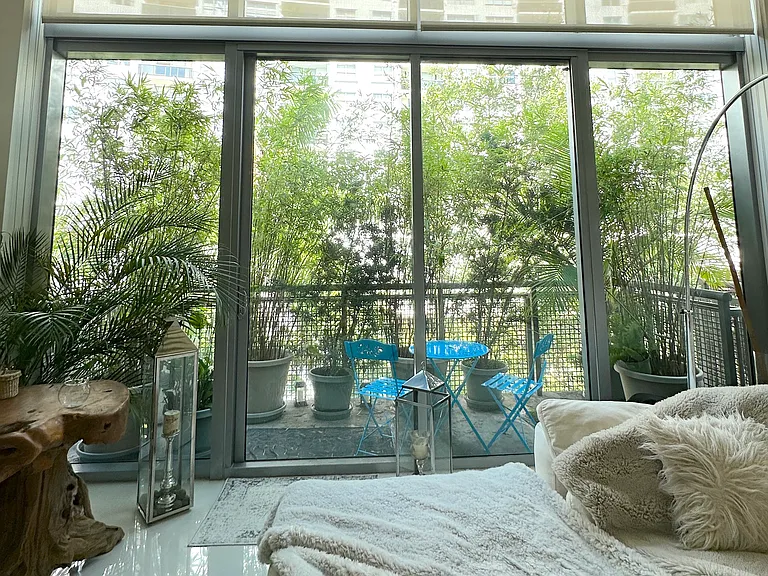 6000 Collins Ave #509 — Photo 11