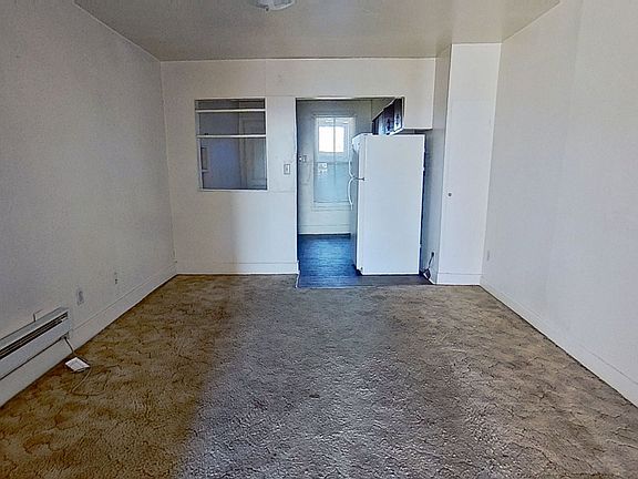 3rd image of 17 E Main St APT 10