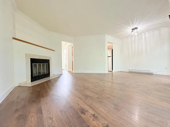 7400 Minoru Blvd #8, Richmond, BC V6Y 3J5