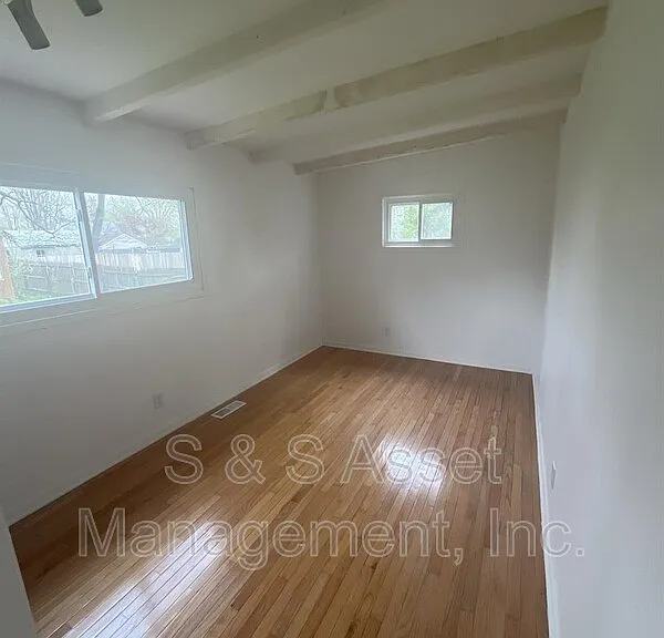 3252 E Lake Lansing Rd — Photo 20