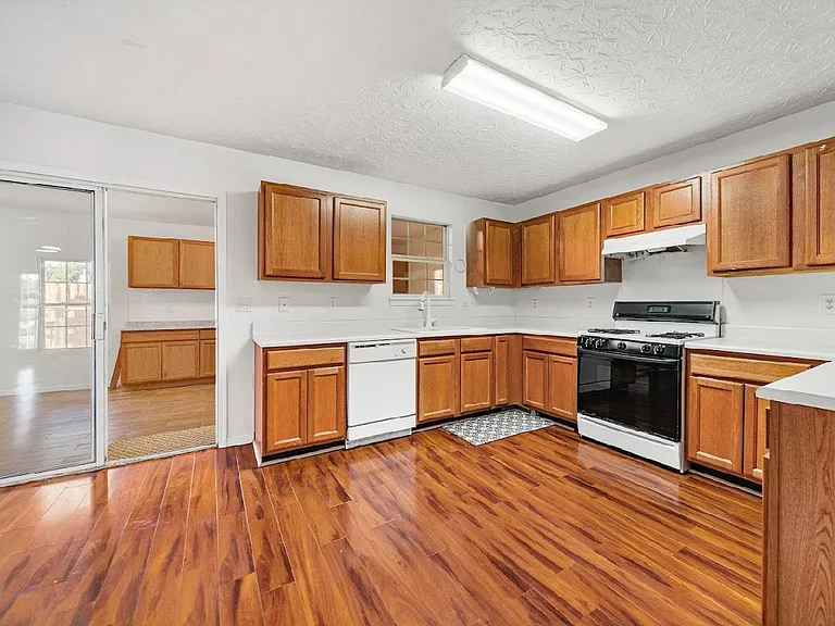 135 Jackson Point Dr — Photo 6