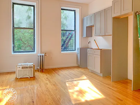 Rented by MySpaceNYC | media 8