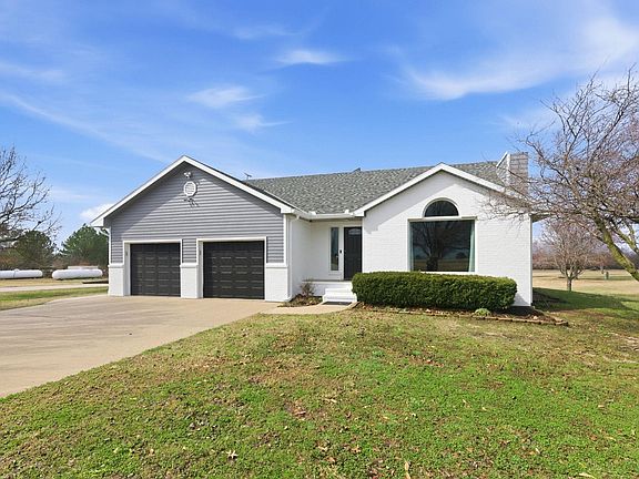 3rd image of 235 N Tyler Rd