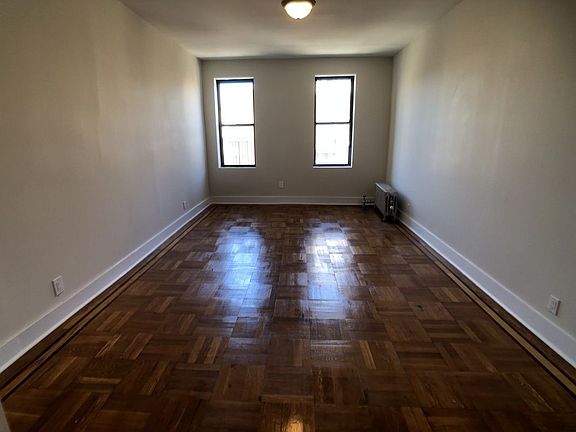 4th image of 2100 Westbury Ct APT 6A