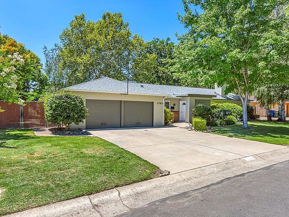 2nd image of 1060 Sagamore Way
