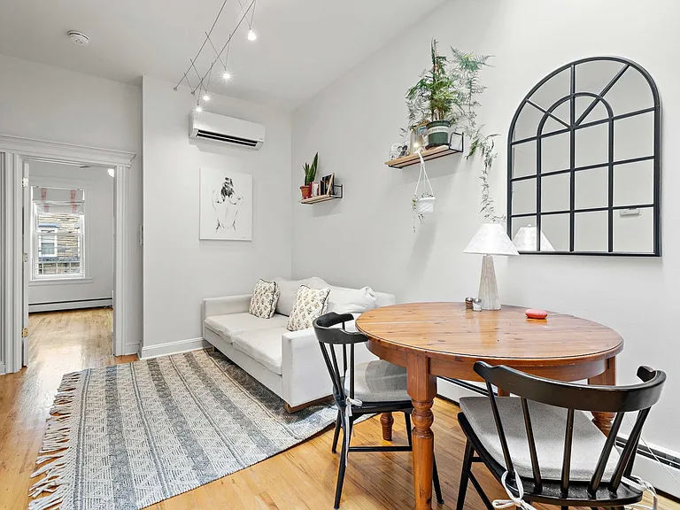 349 7th St #3L — Photo 1