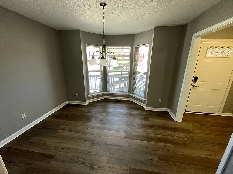 197 Woodfield Cir — Photo 8