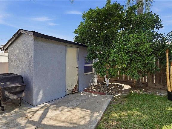 2nd image of 2650 Fresno Ave