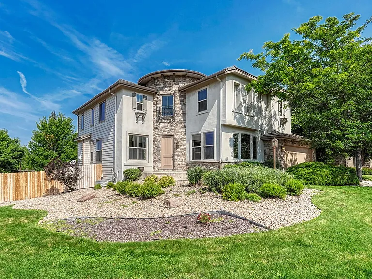 9611 Sunset Hill Dr — Photo 1