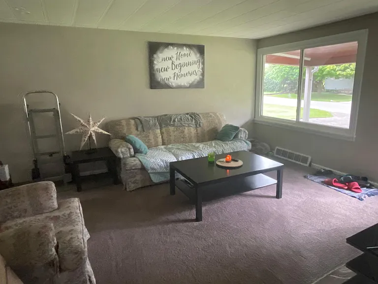 1617 Berwin Ave — Photo 2