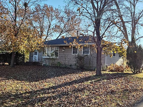 2nd image of 3701 Violet Ave N