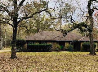 1014 Pinecrest Dr, Sour Lake, TX 77659