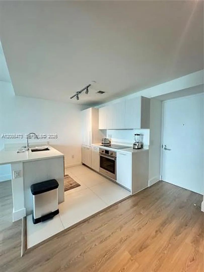 501 NE 31st Street Cu — Photo 4