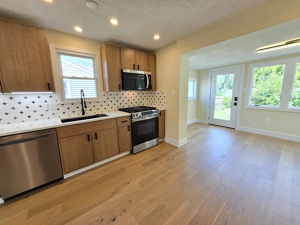 2949 Rosemary Ln