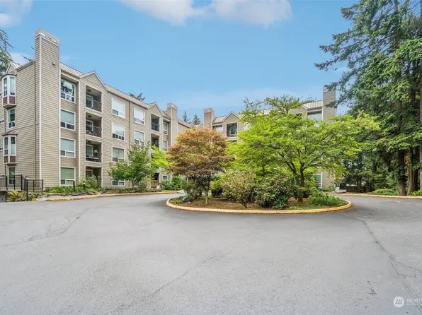 823 N 161st Place #307, Shoreline, WA 98133