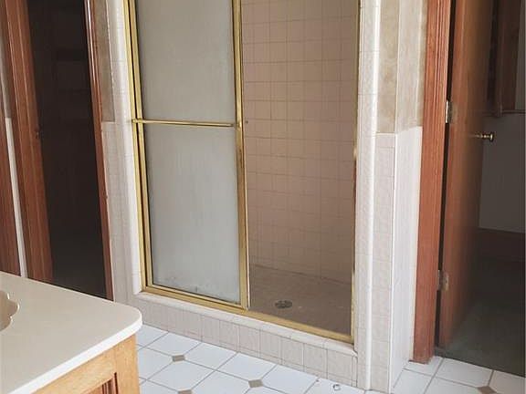 4th image of 3827 Kings Ct