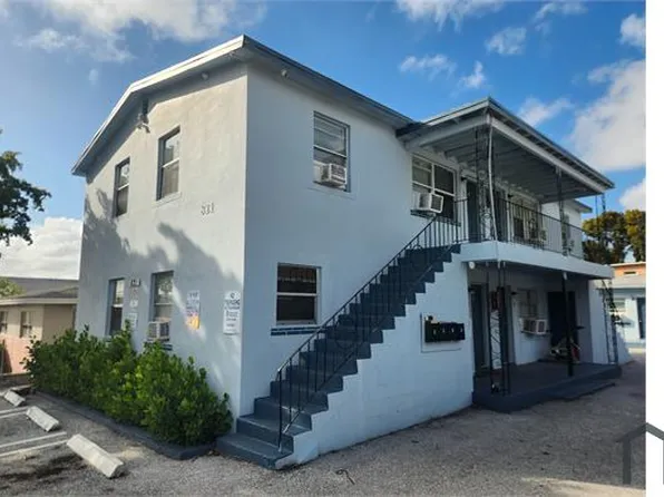 821 14th St APT D, West Palm Beach, FL 33401